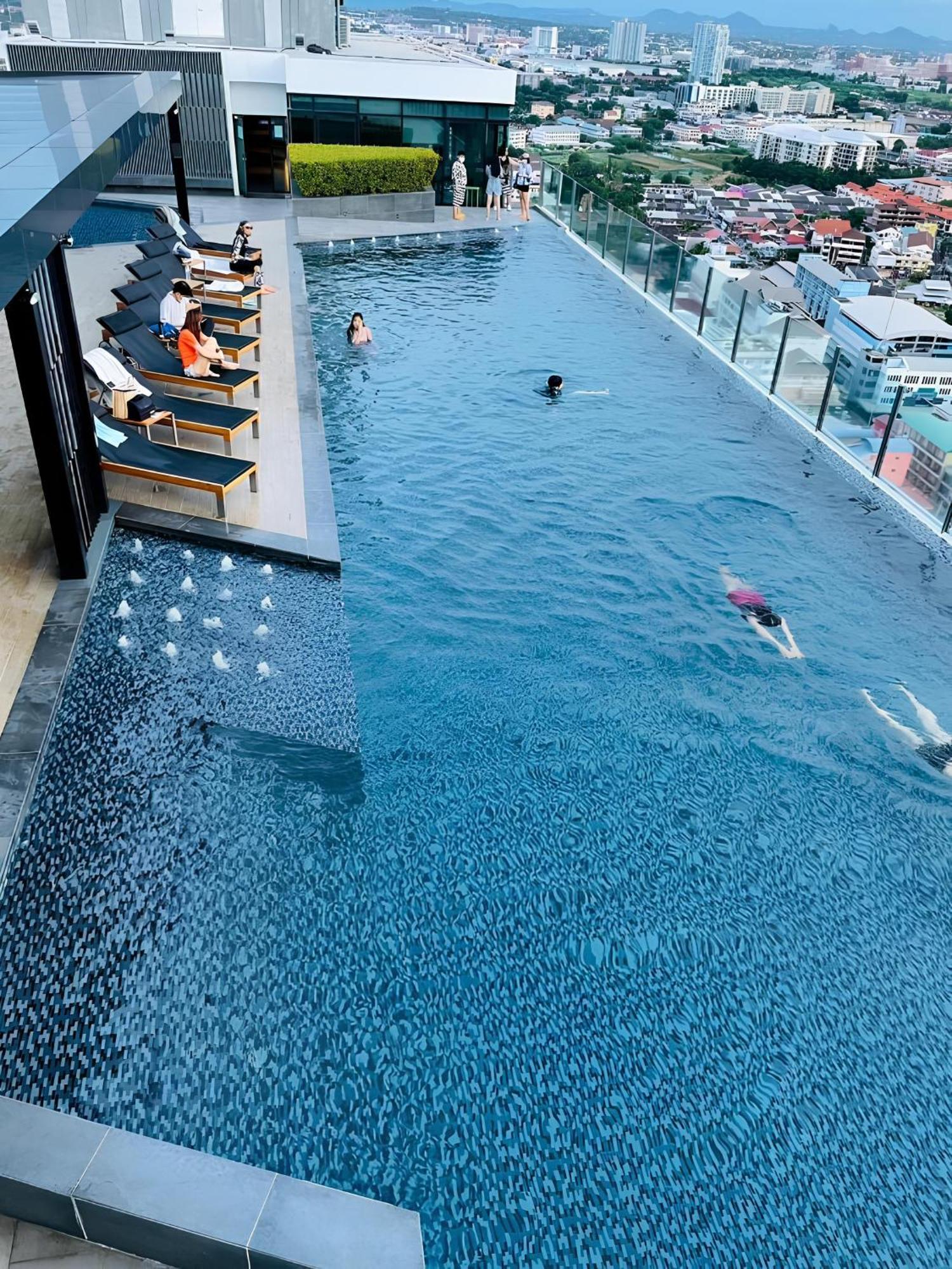 Central Pattaya - Sea View Large Balcony Condo With Infinity Pool 외부 사진